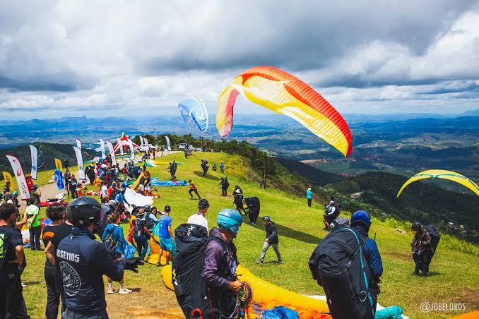 Campeonato de parapente — decolagem